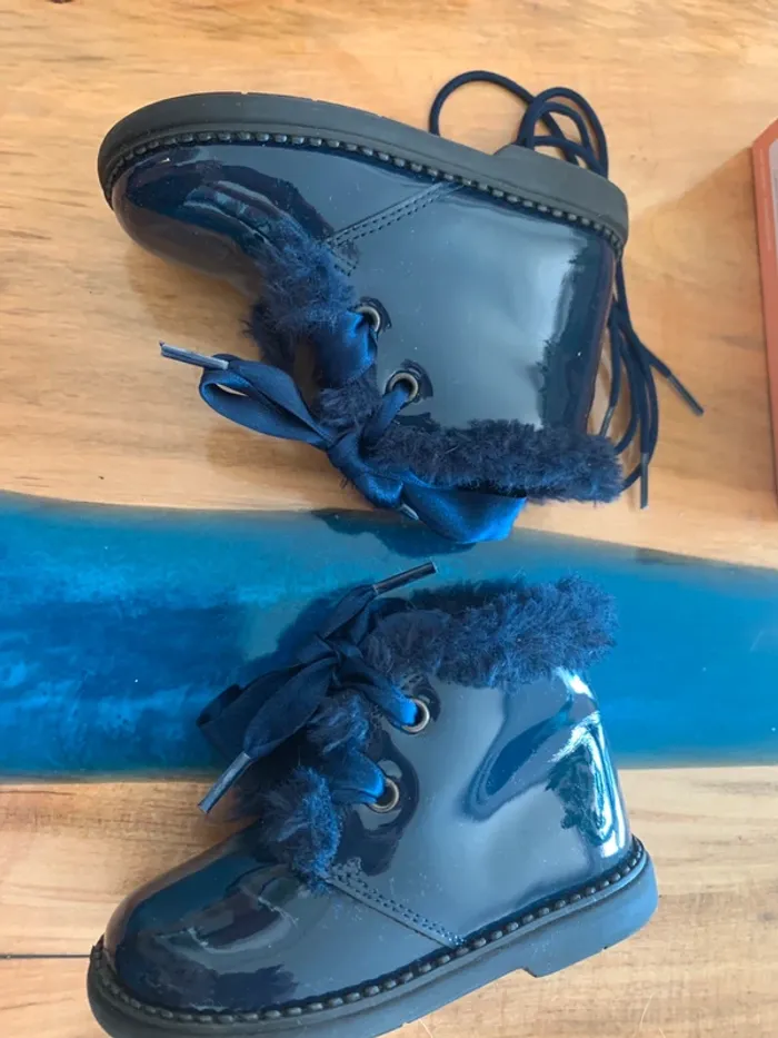 Bottines vernis et fausse fourrure taille 20 - photo numéro 7