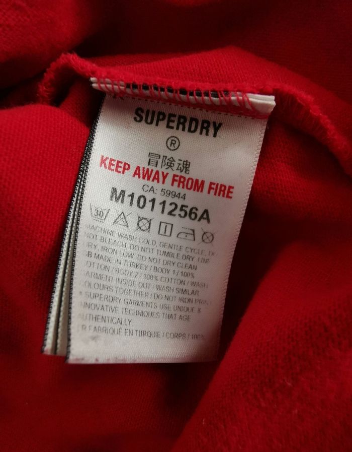 T-shirt taille S Superdry 💘 - photo numéro 3