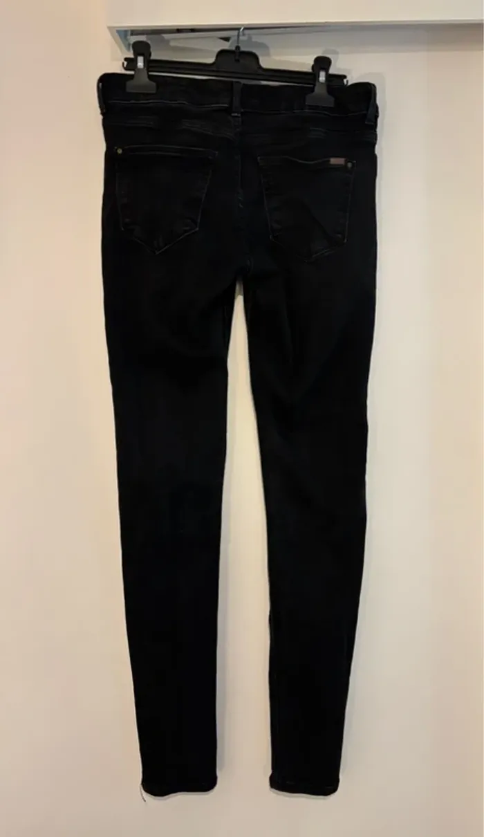 Jean noir Mango T36 en très bon état - photo numéro 4