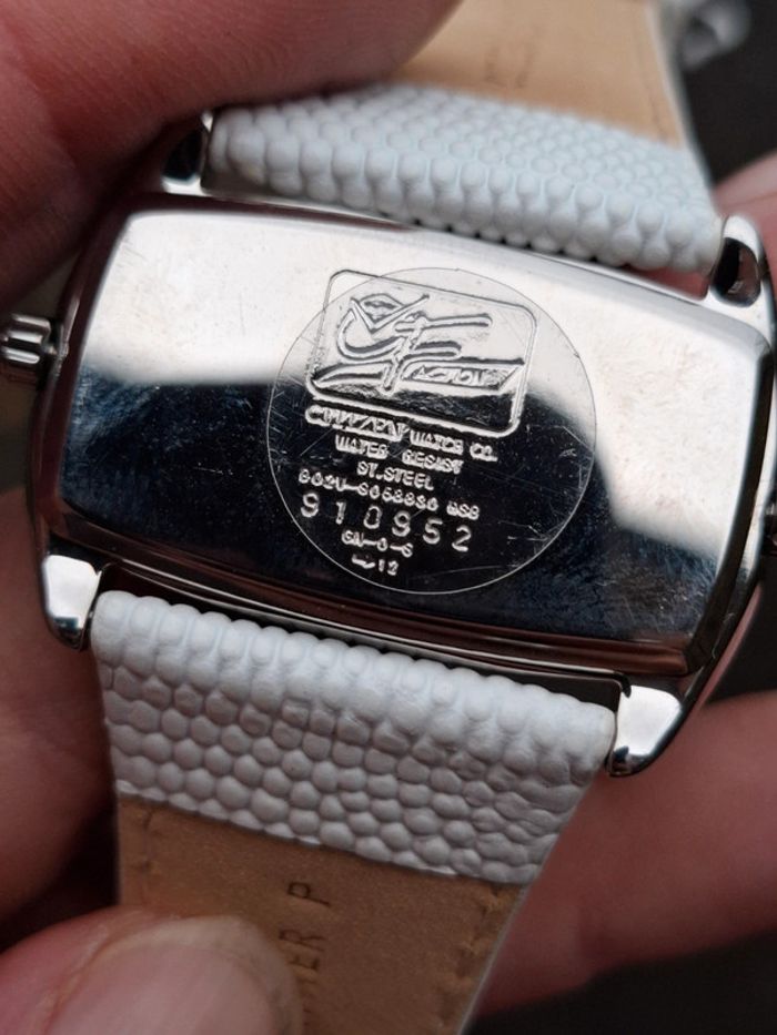 Montre Citizen femme neuve - photo numéro 10