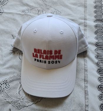 Casquette écriture J.O