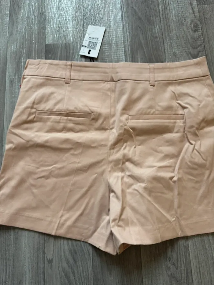 Short neuf avec étiquette - photo numéro 6
