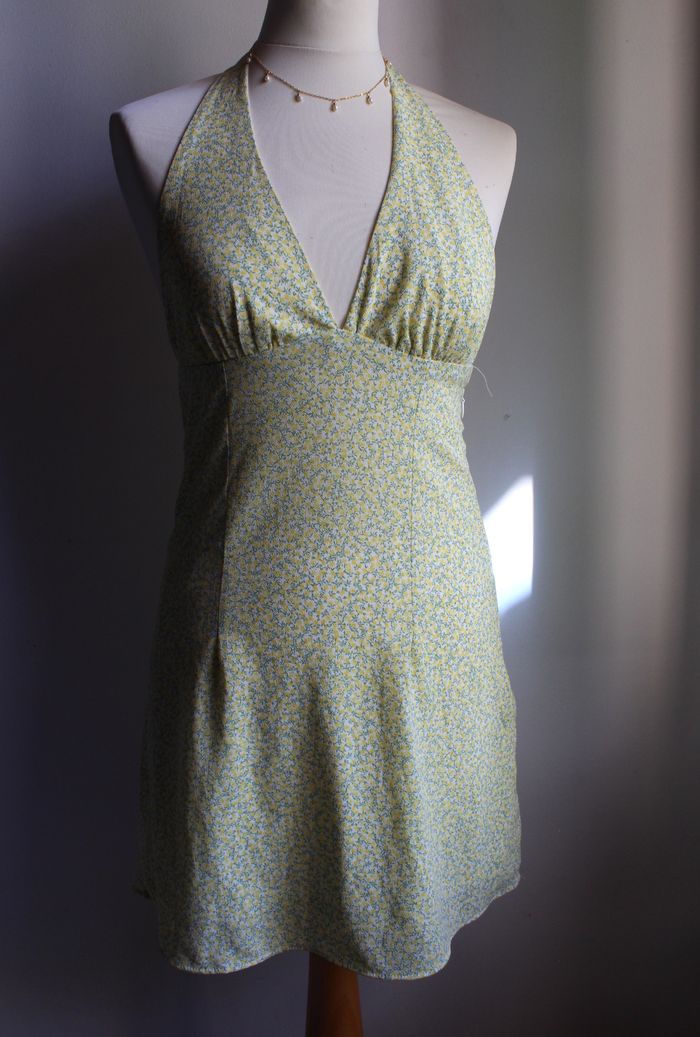 Robe dos nu Divided/H&M jaune fleurie - photo numéro 4