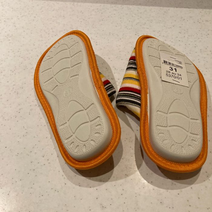 Chaussons pointure 31 - photo numéro 2