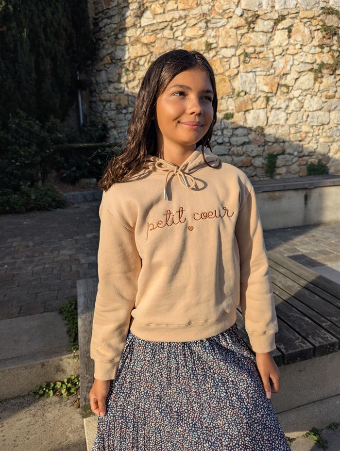Sweat à capuche Petit Coeur camel Taille 8 ans - photo numéro 4