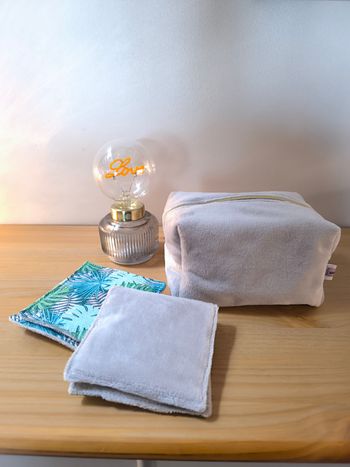 Coffret trousse maquillage et lingettes