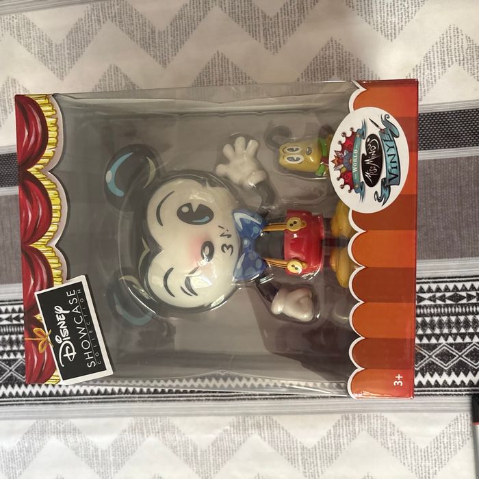 Figurine