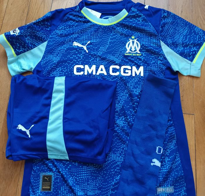 Om taille 14 ans modèle third Europe 2026 complet