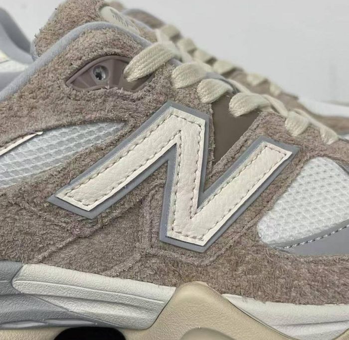 Baskets New Balance 9060 taille 37.5 - photo numéro 7