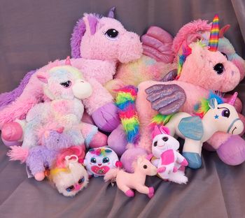 Lot de 11 peluches Licornes