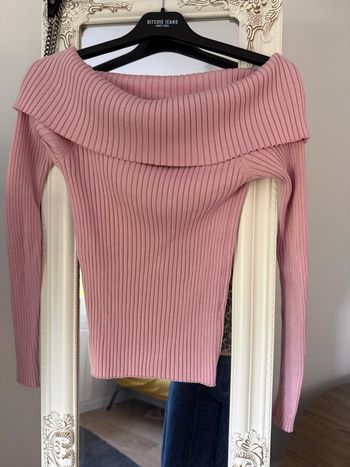 Pull épaule dénudé