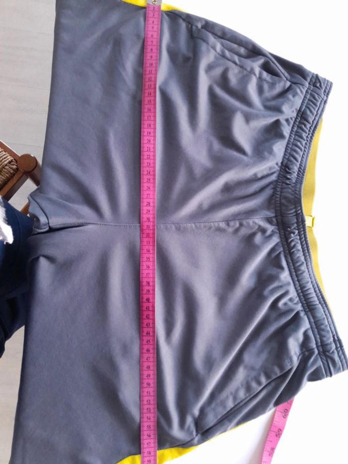 Short adidas taille M - photo numéro 15