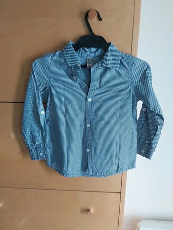 Chemise bleue et blanche rayée