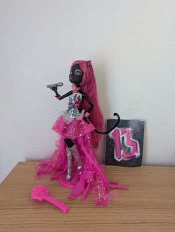 Poupée Monster high catty ghoul's night complète