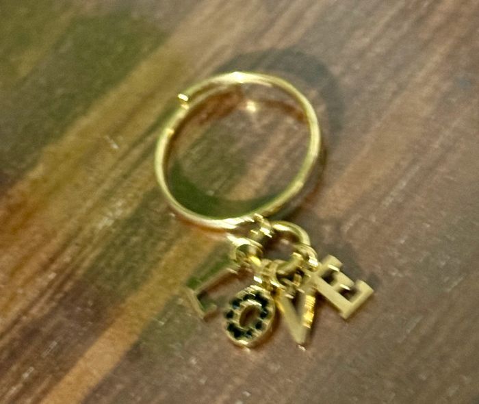 Bague réglable acier inoxydable or breloques lettres love - photo numéro 3