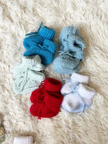 Bébé 👶🏻 Lot 5 paires de chaussons naissance en laine coloris mixte