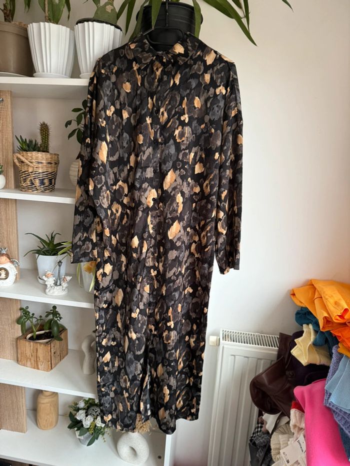 Robe longue satinée - photo numéro 2