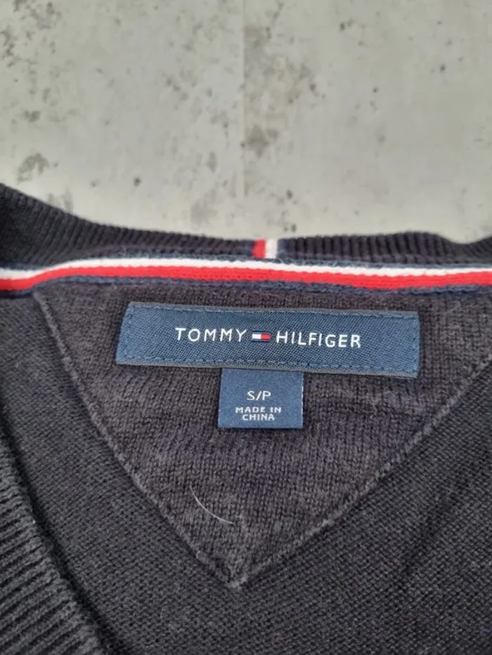 Pull col V Tommy Hilfiger noir Taille S - photo numéro 6