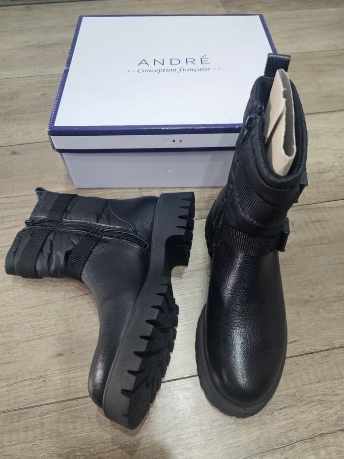 Magnifiques bottines fille en cuir,  noir. Pointure 36, marque André - photo numéro 3