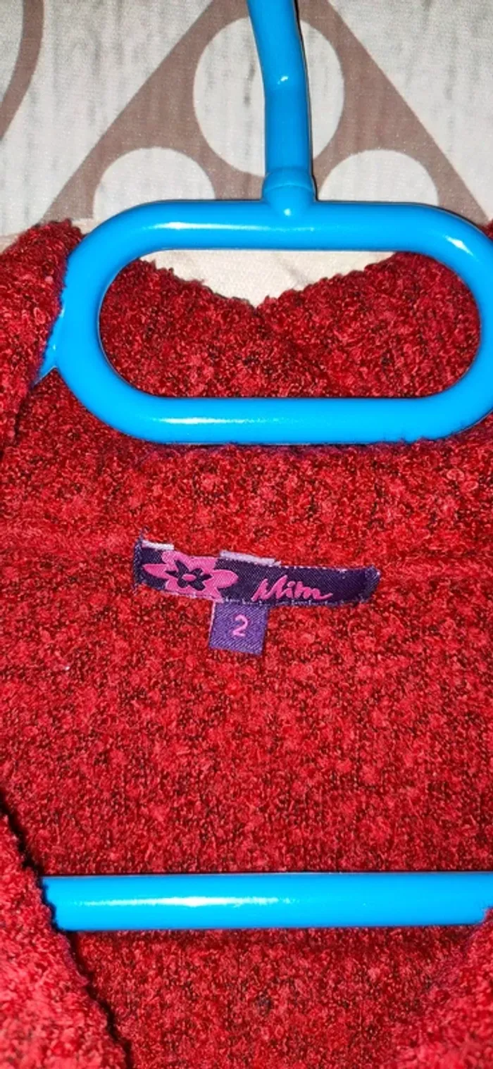 Pull rouge a grand col, matière douce - photo numéro 3