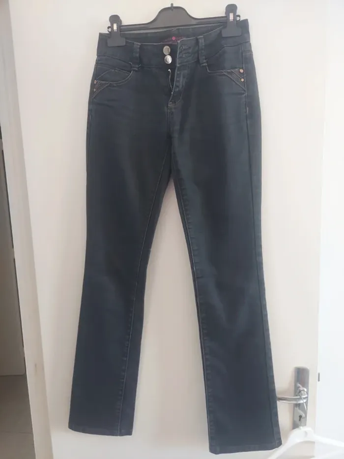 Jeans noir coupe droite