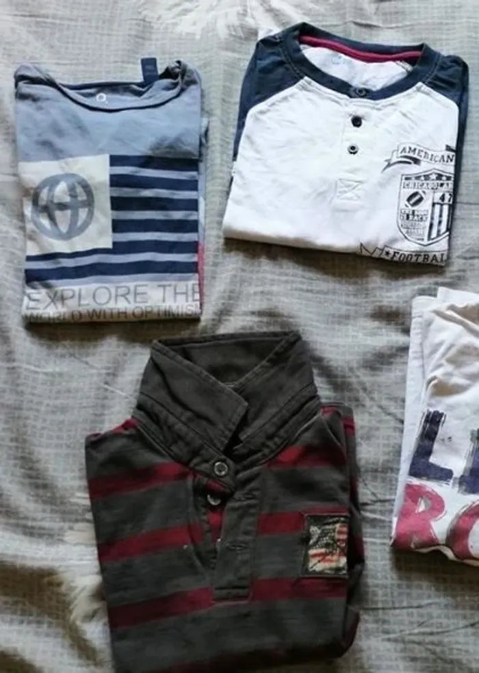 Lot 4 Tshirts 8 ans