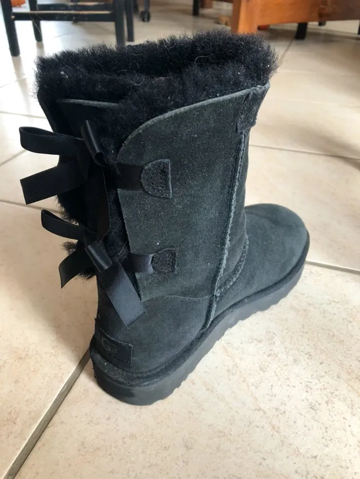 Ugg noire - photo numéro 4