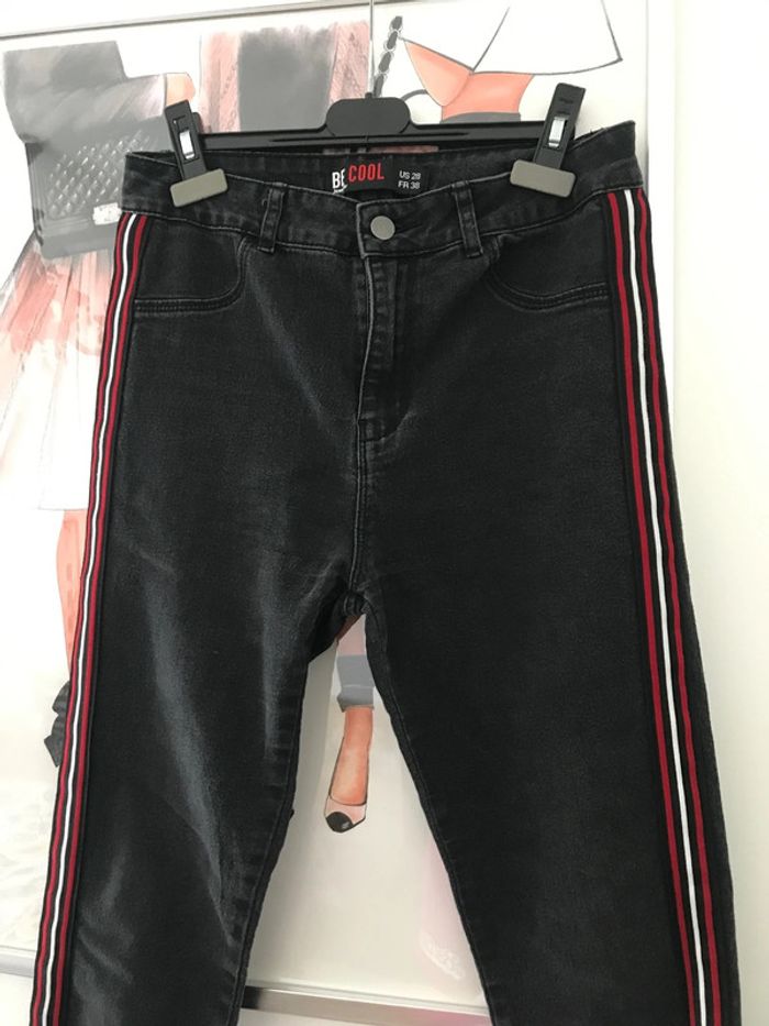 Jean slim bandes côté 36/38 Jennyfer