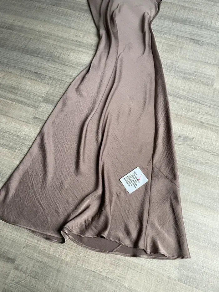 Robe satinée - photo numéro 5