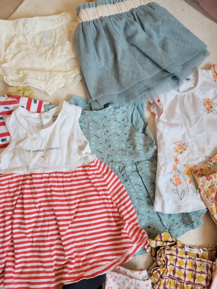 Lot vêtements fille 6m - photo numéro 3