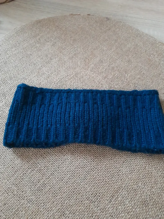 Bandeau bleu foncé avec nœud - photo numéro 2