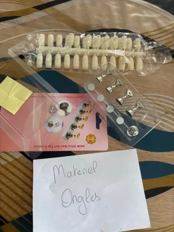 Support pour s’entraîner sur les ongles