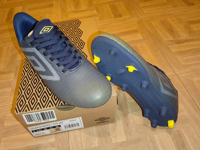 Chaussures de football neuves umbro velocita matrix taille 38 - photo numéro 2