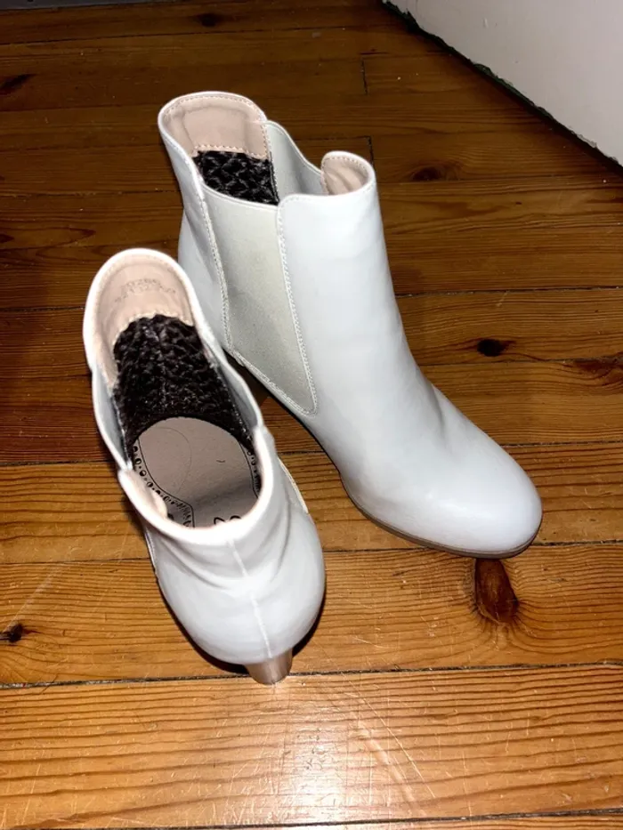 Bottines a talons beige creme taille 40 - photo numéro 2