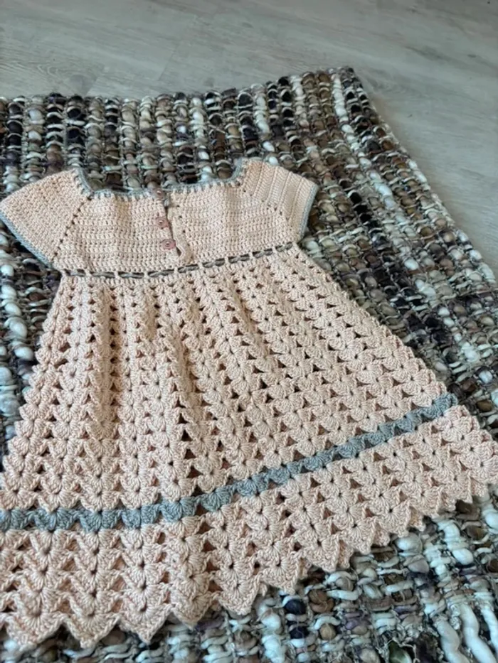 Robe en crochet fait main 2/3 ans - photo numéro 6