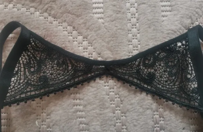 Soutien gorge noir - photo numéro 5