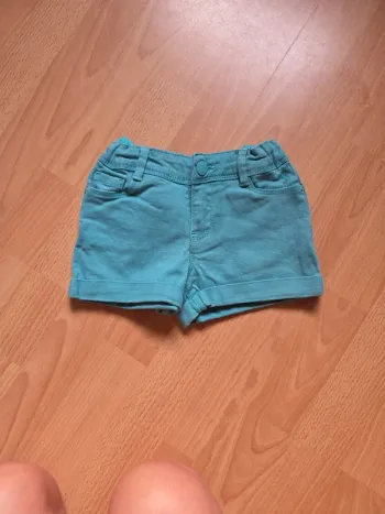 Short fille okaidi