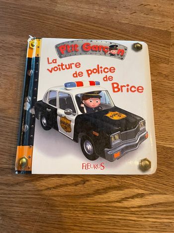 Livre P’tit garçon La voiture de police de Brice  Numéro 17