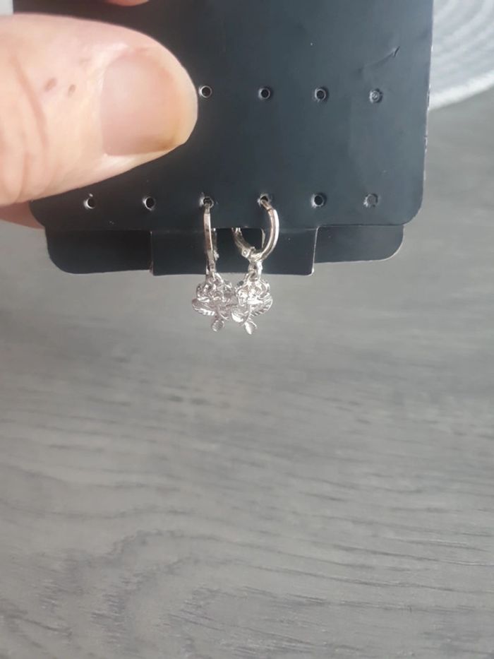 Boucle d'oreille