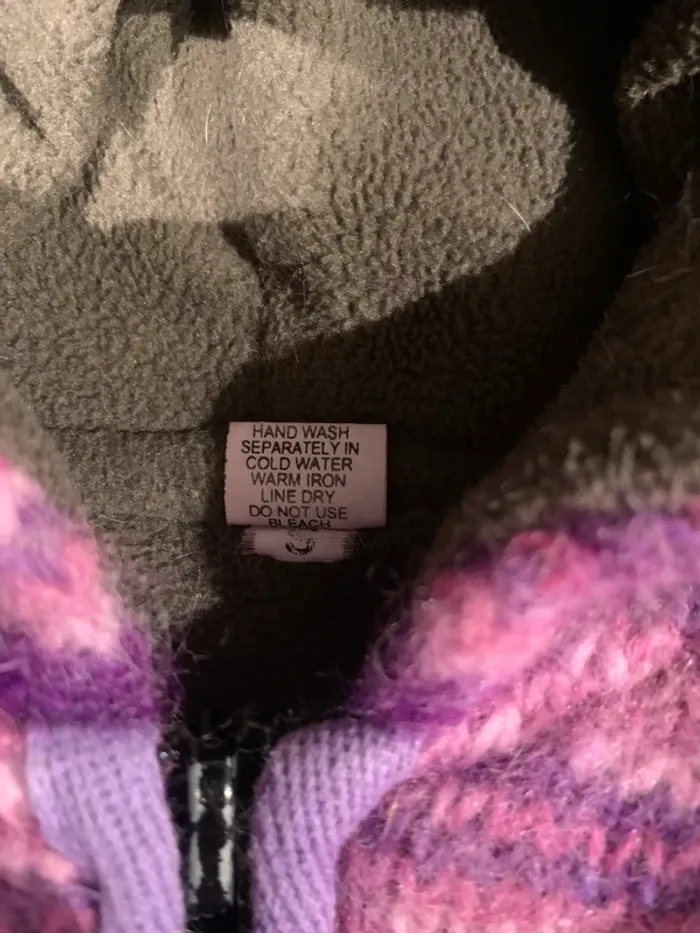 Gilet veste bébé ethnique laine violette – Capuche lutin 6/9 mois env. Made in Nepal - photo numéro 2