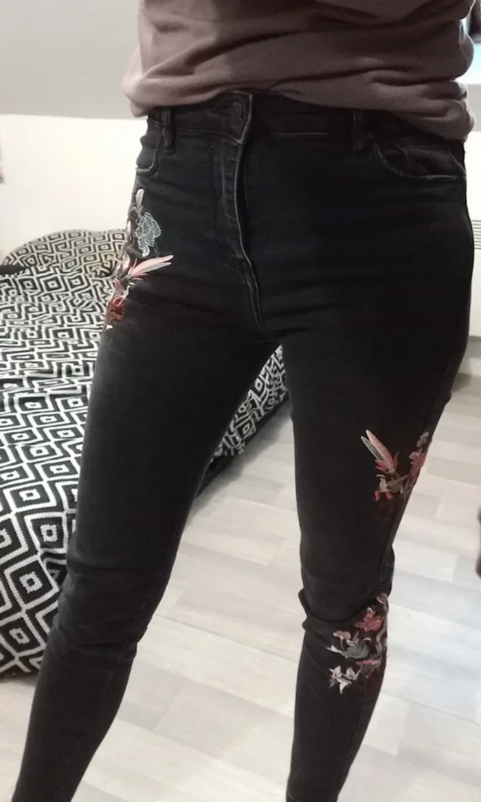 Jeans noir fantaisie fleuri T38 - photo numéro 6
