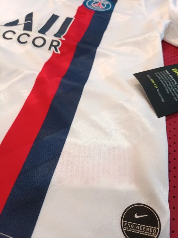 Tenue de foot PSG, Nike Authentique Officiel taille enfant 5/6 ans, Neuf - photo numéro 6