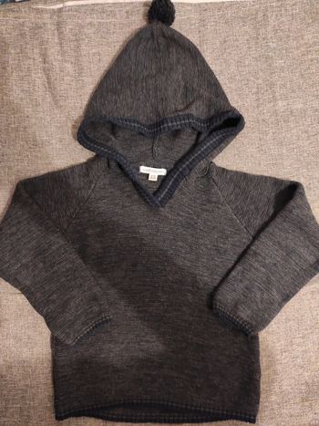 Pull à capuche avec pompon Vertbaudet 36 mois