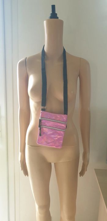 ⭐ Sac bandoulière rose brillant #emyfleury_sacs