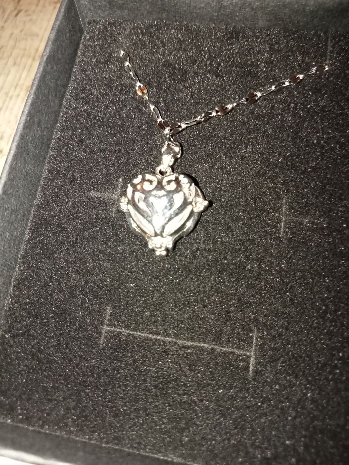 Collier et pendentif en forme de coeur - photo numéro 6