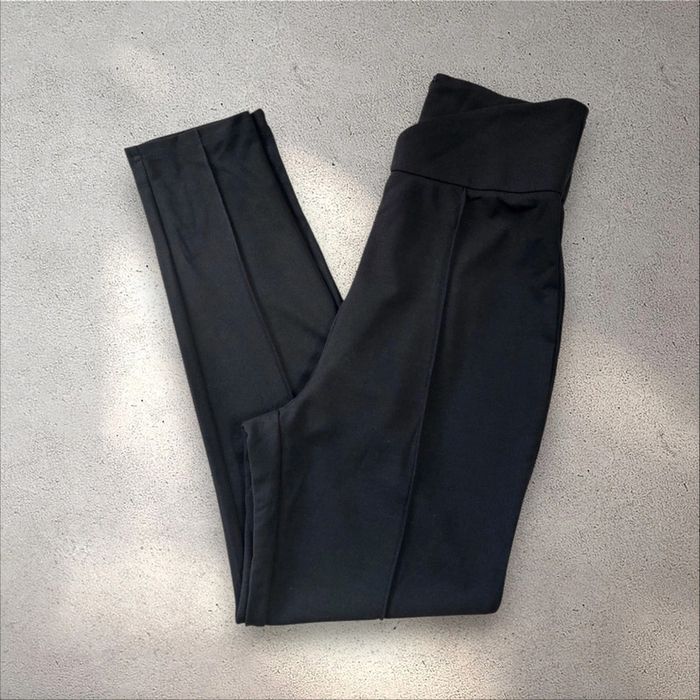 Pantalon noir taille haute 42