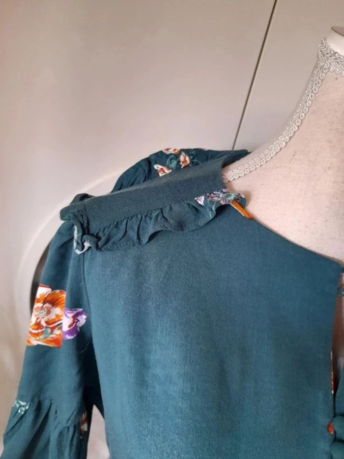 Vestido verde con flores - photo numéro 2