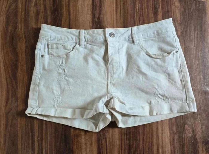 Short jean effet déchiré