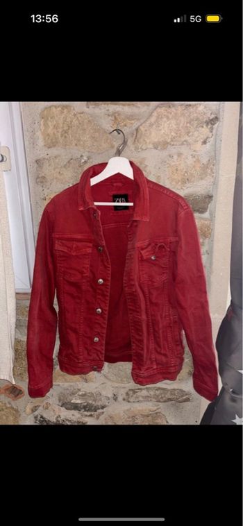 Veste en jean rouge 