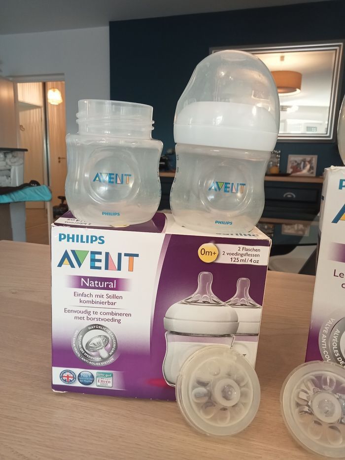 Lot biberons Philips AVENT + autres marques + goupillon - photo numéro 3